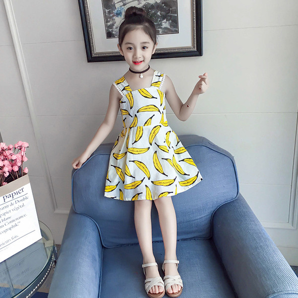 Rochie moderna pentru copii - model croiat in alb cu aplicatie