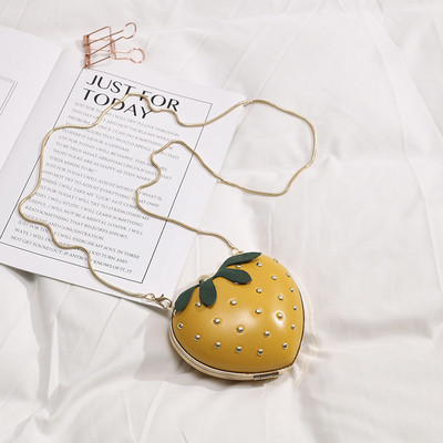 Geanta de dama cu inchidere metalica in mai multe culori