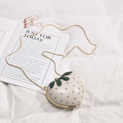 Geanta de dama cu inchidere metalica in mai multe culori