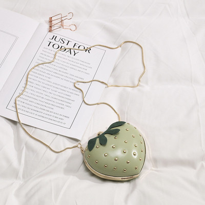 Geanta de dama cu inchidere metalica in mai multe culori