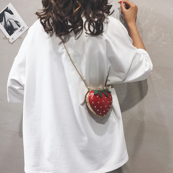 Geanta de dama cu inchidere metalica in mai multe culori