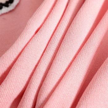 Стилна дамска рокля с яка и къс ръкав в черен и розов цвят