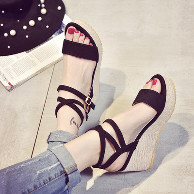 Дамски сандали на платформа от еко велур в два цвята