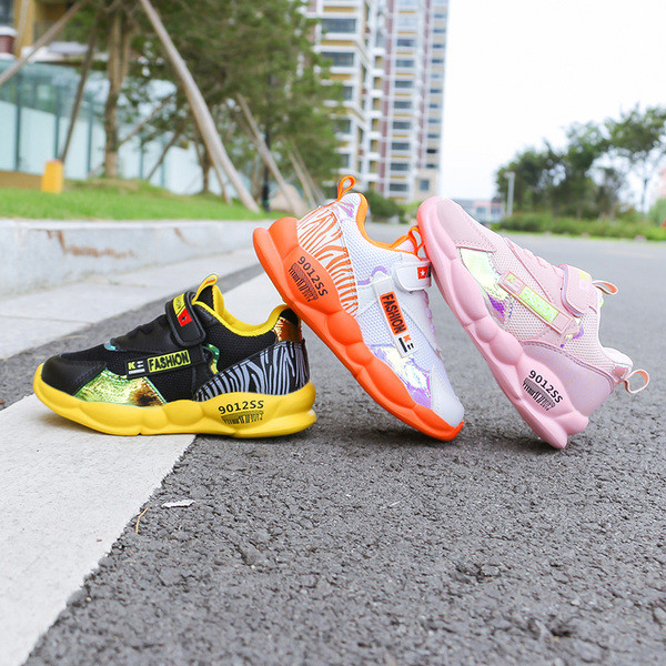 Adidași sport și de zi cu zi pentru copii în trei culori pentru fete