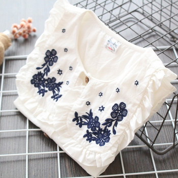 Стилна детска риза за момичета с бродерия в бял цвят