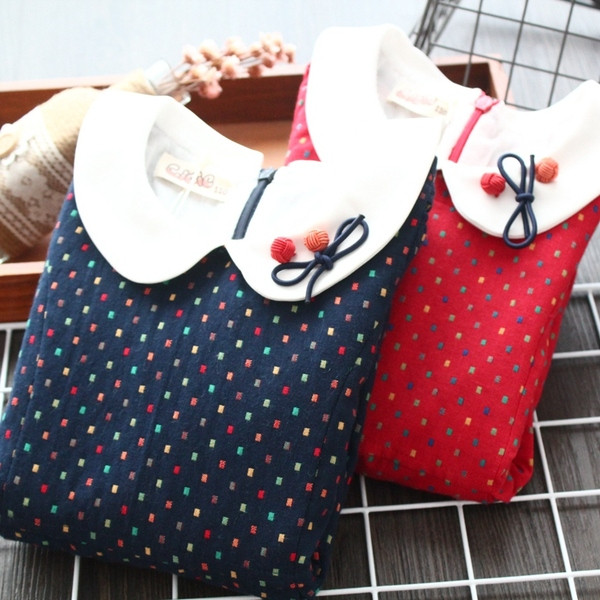 Стилна разкроена детска рокля за момичета на точки