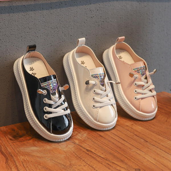 Tenisi actuali pentru copii pentru fete - in trei culori