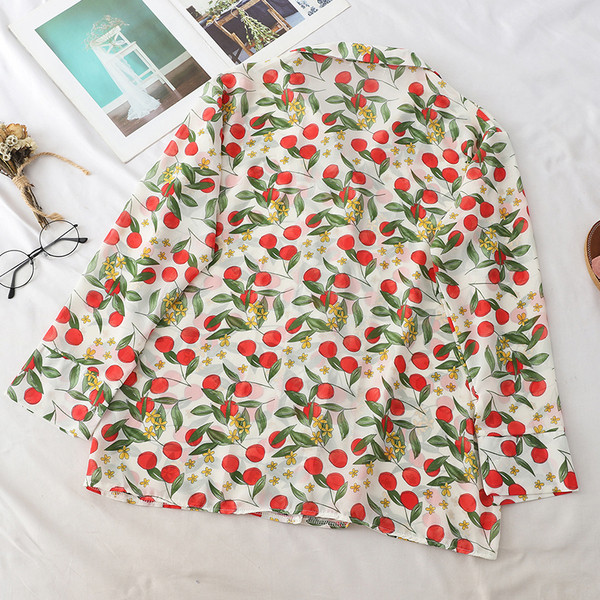 Cămașă de damă modernă model larg cu model colorat și mâneci lungi