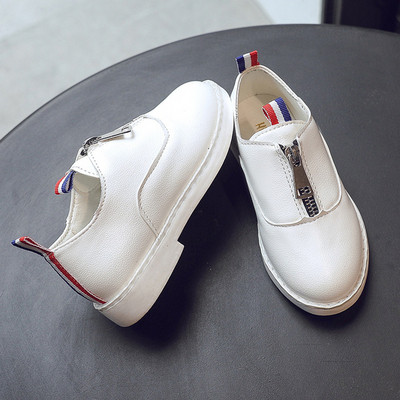 Pantofi moderni pentru copii pentru fete - în alb și negru