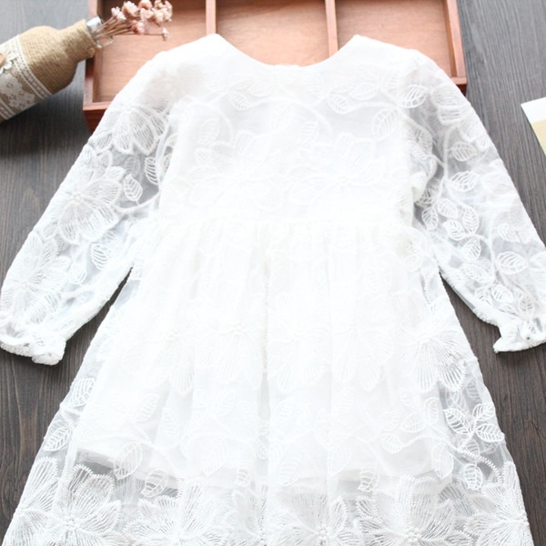 Rochie de copii cu croiala moderna pentru fete in alb