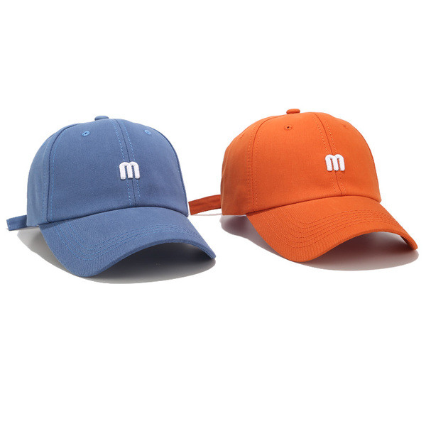 Спортна дамска шапка с козирка в няколко различни цвята 