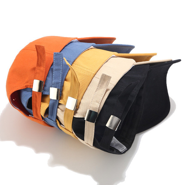 Спортна дамска шапка с козирка в няколко различни цвята 