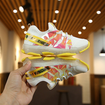 Adidași pentru copii cu inscripții - în trei culori pentru fete și băieți