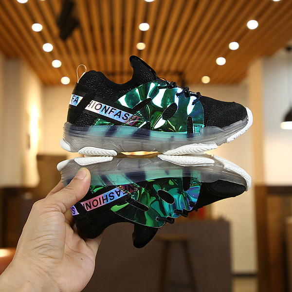 Adidași pentru copii cu inscripții - în trei culori pentru fete și băieți