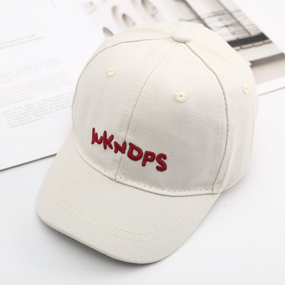 Palarie de dama cu vizor si plasa cu broderie colorata in mai multe culori