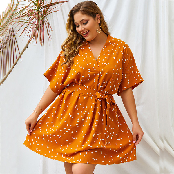 Дамска ежедневна рокля с  V - образно деколте и връзки на талията - големи размери