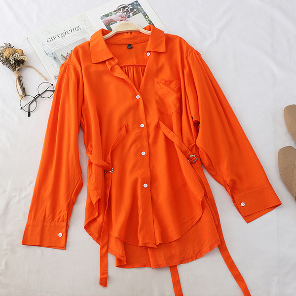 Camasa moderna de dama cu maneca lunga in alb, negru si portocaliu