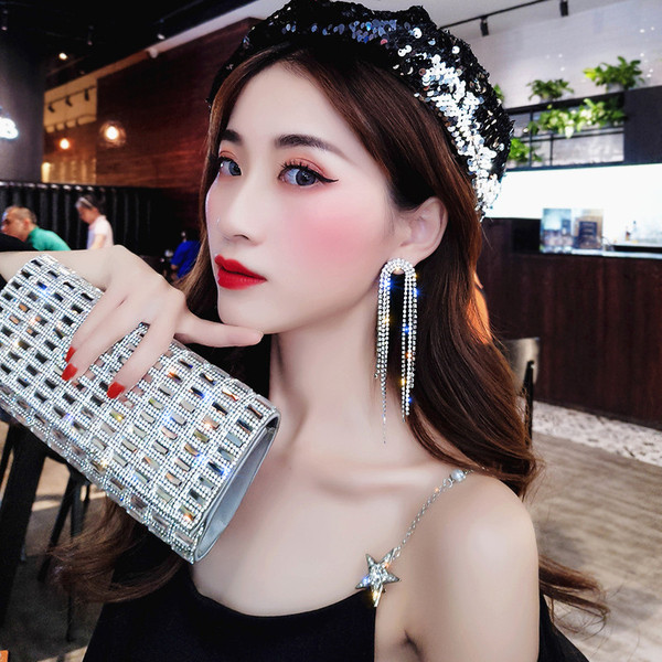 Cercei eleganti de dama de culoare argintie cu pietre