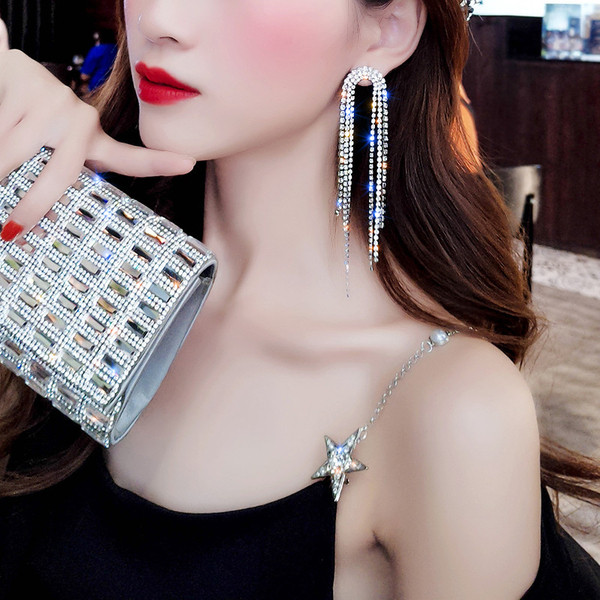 Cercei eleganti de dama de culoare argintie cu pietre