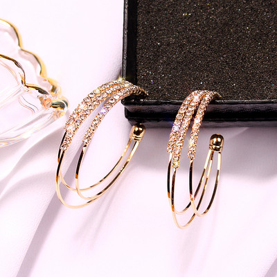 Cercei de dama cu pietre de culoare argintiu si auriu