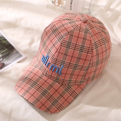 Palarie de dama in carouri cu vizor in mai multe culori diferite