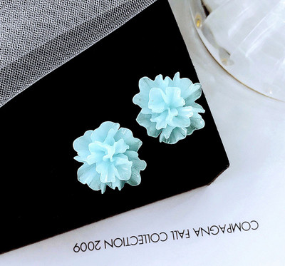 Cercei eleganti de dama in forma de floare - in trei culori