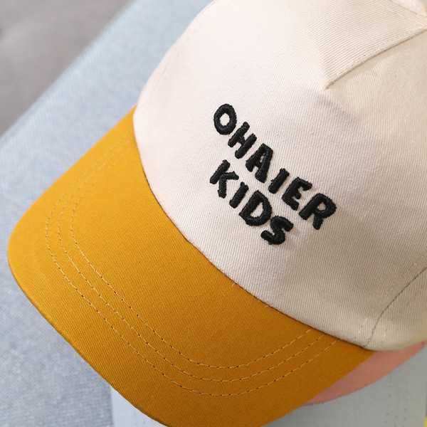 Ежедневна дамска шапка с бродерия с козирка в няколко цвята 