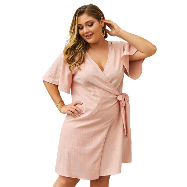 Елегантна дамска рокля с V-образно деколте с 3/4 ръкав в розов цвят