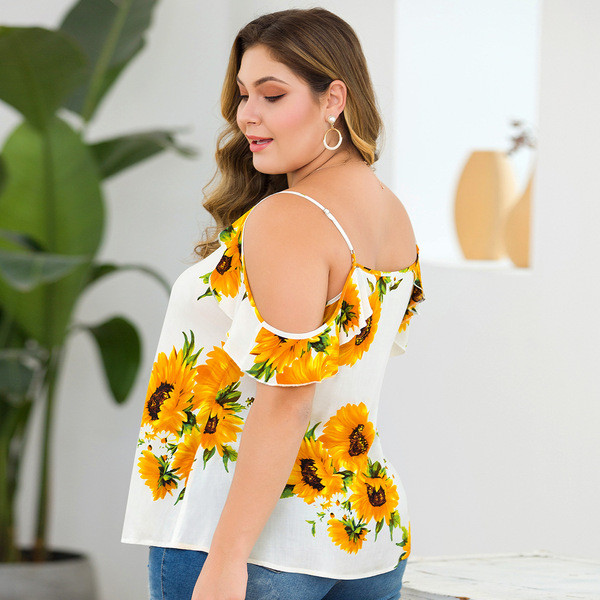 Bluză de damă elegantă, cu decolteu în V și umerii goi, în culoarea albă