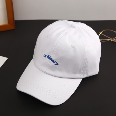 Дамска шапка с козирка в няколко различни цвята