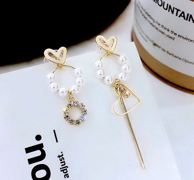 Cercei eleganti de dama de culoare aurie cu perle si pietre