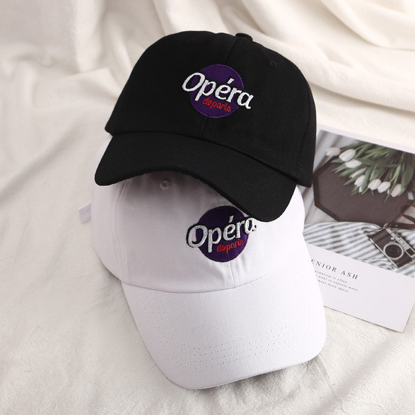 Дамска лятна шапка с козирка и бродерия 