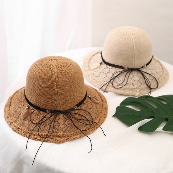 Дамска плажна шапка в бежов и кафяв цвят 