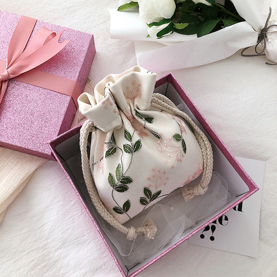 Geanta dama cu broderie in trei culori