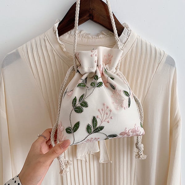 Geanta dama cu broderie in trei culori