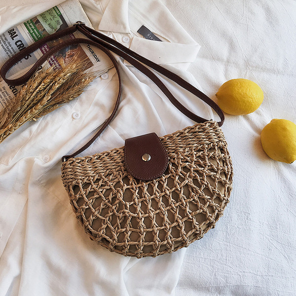 Geanta de dama moderna tricotata in doua culori