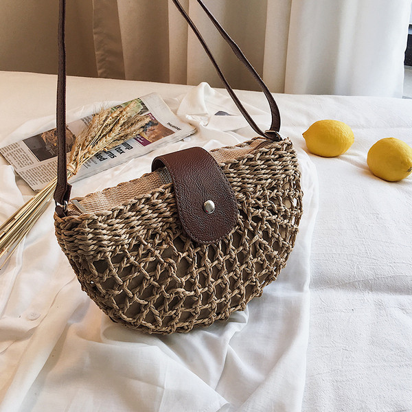 Geanta de dama moderna tricotata in doua culori