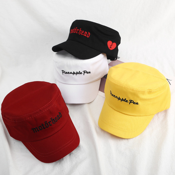 Нов модел дамска шапка с цветна бродерия в няколко цвята 