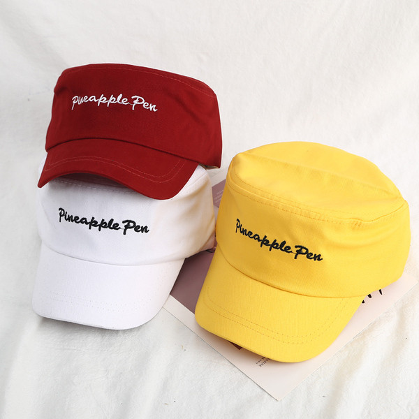 Нов модел дамска шапка с цветна бродерия в няколко цвята 