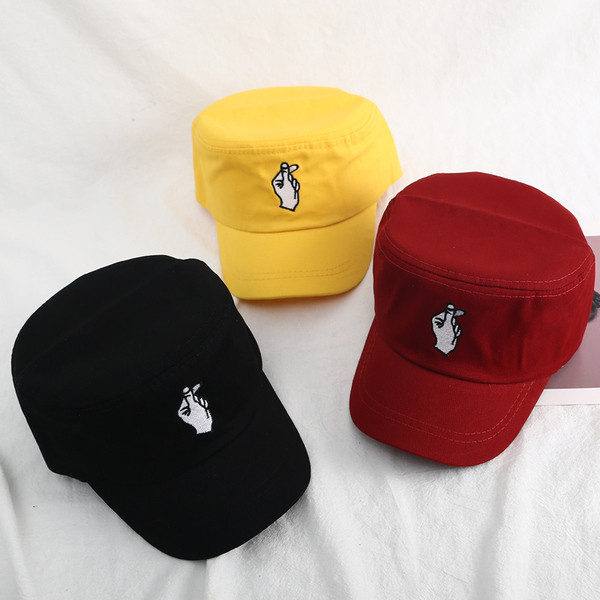 Palarie dama cu broderie in mai multe culori