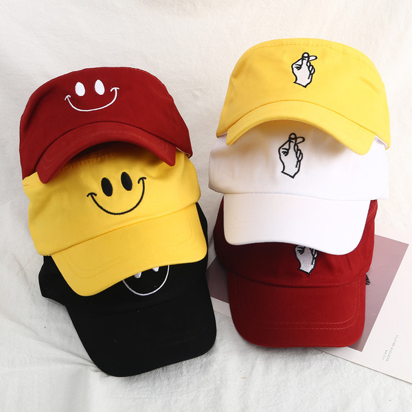 Palarie dama cu broderie in mai multe culori