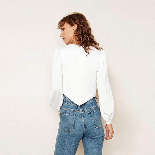 Cămașă scurtă de damă modernă cu mâneci lungi în culoarea albă