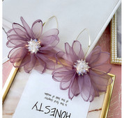 Cercei eleganti de dama in alb si mov