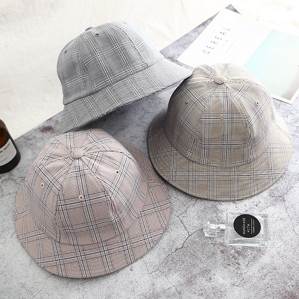 Palarie dama in carouri in mai multe culori