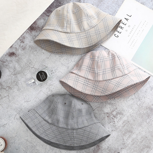 Palarie dama in carouri in mai multe culori