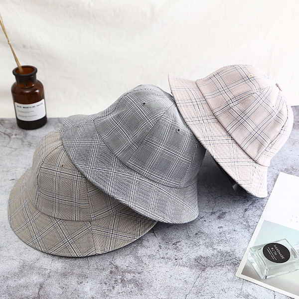 Palarie dama in carouri in mai multe culori