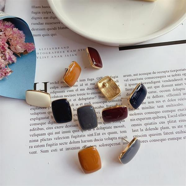 Cercei de damă cu formă dreptunghiulară - diferite culori