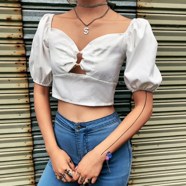 Bluză scurtă de damă cu mâneci largi de culoare albă