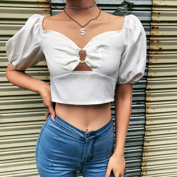 Bluză scurtă de damă cu mâneci largi de culoare albă