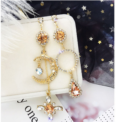 Cercei eleganti de dama in culoarea aurie cu pietre